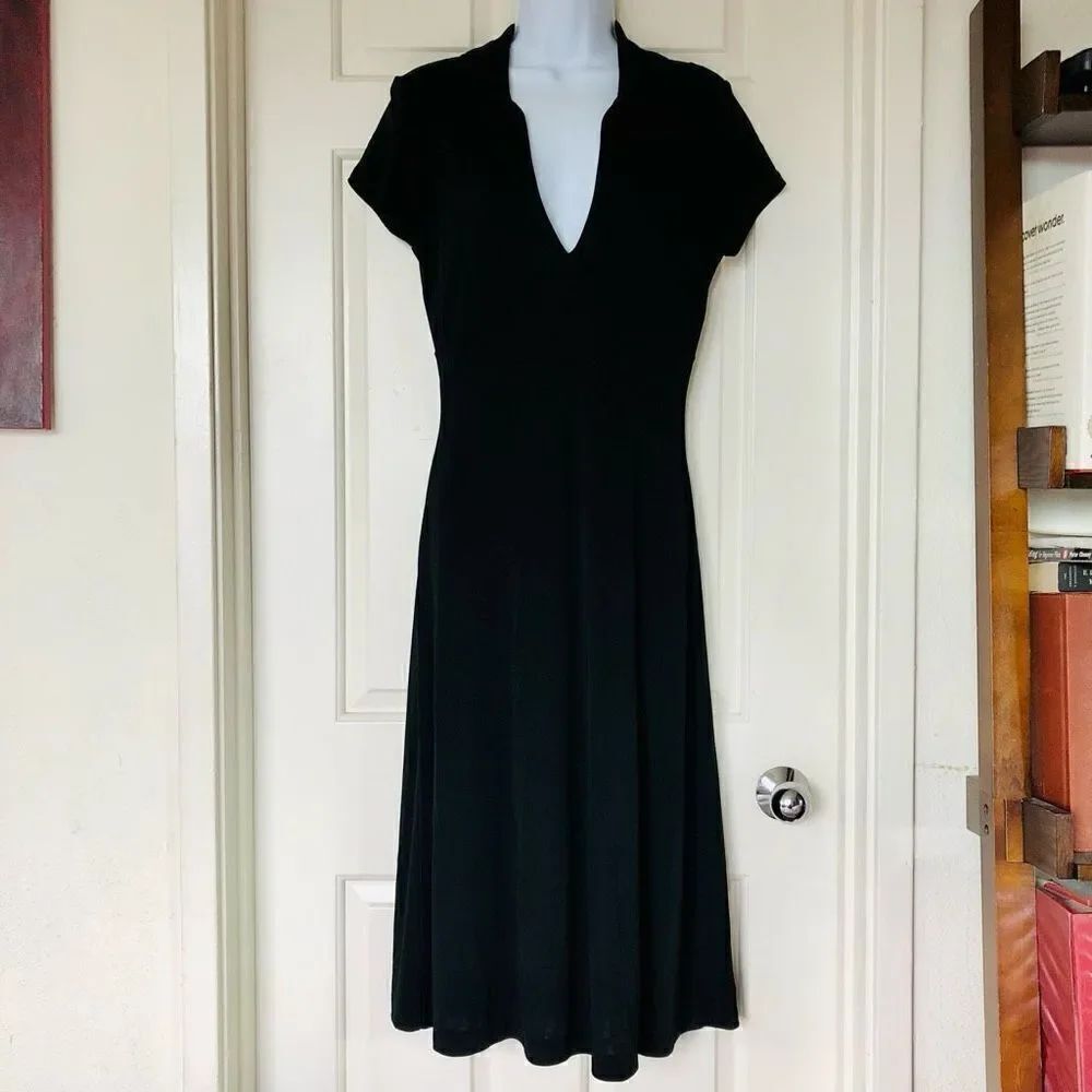 Vintage Banana Republic Short Sleeved Collared Deep V-neck Midi Empire Waist Dre